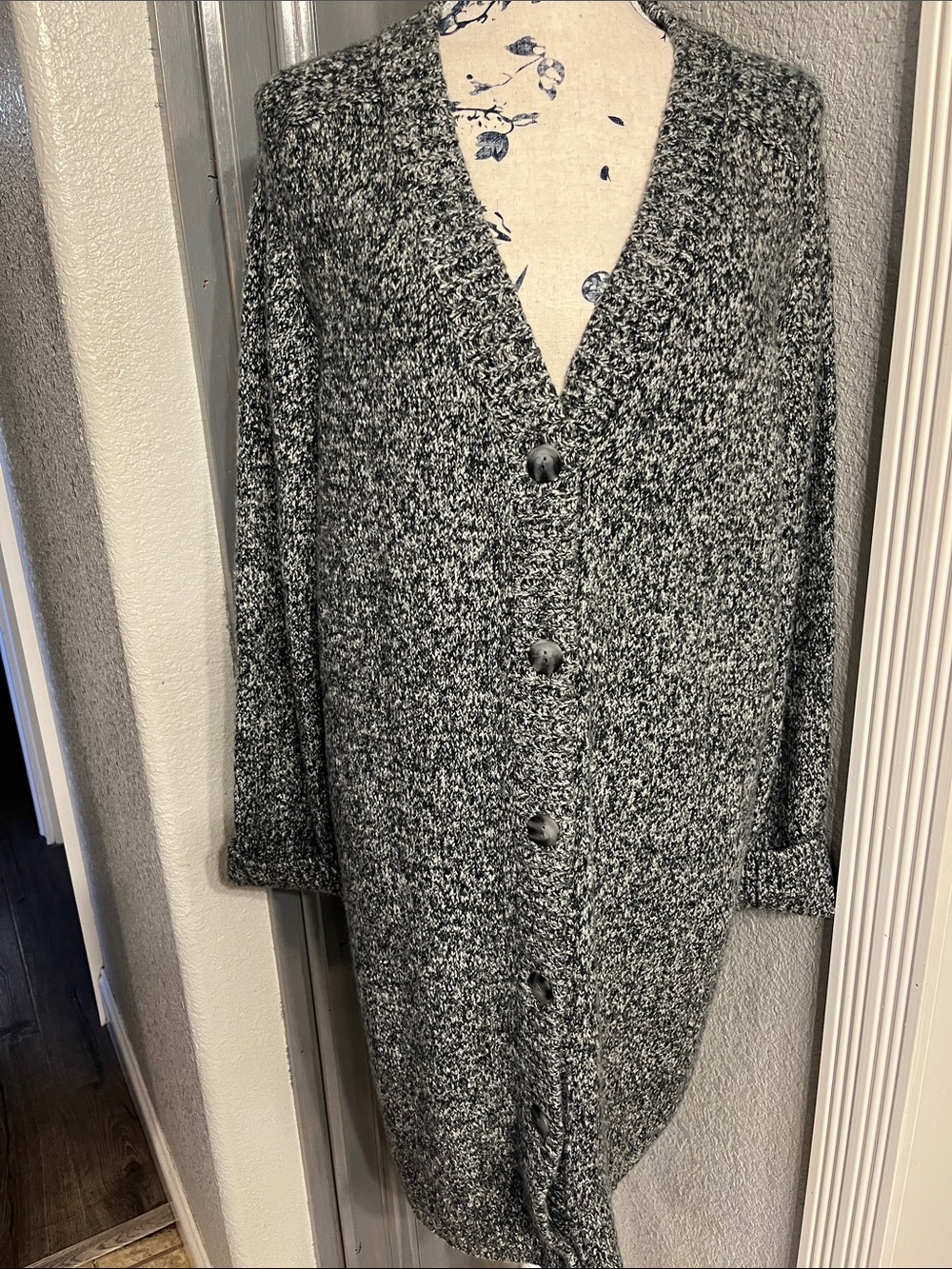 Abercrombie & Fitch Black and White Marled Button Cardigan